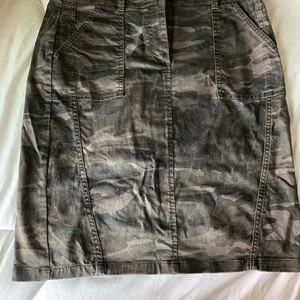 Camo print pencil skirt